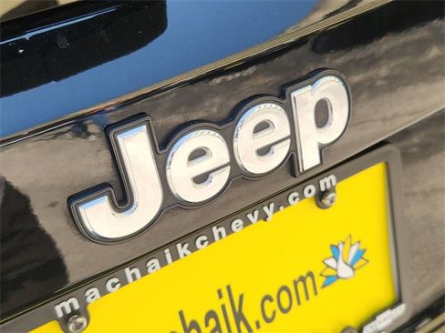 Used 2021 Jeep Renegade Sport image 28
