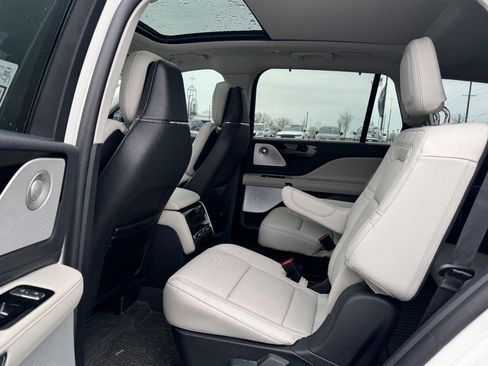 Certified 2025 Lincoln Aviator Reserve w/ Equipment Group 201A image 12
