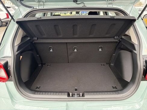 Certified 2025 Hyundai Venue SE image 32