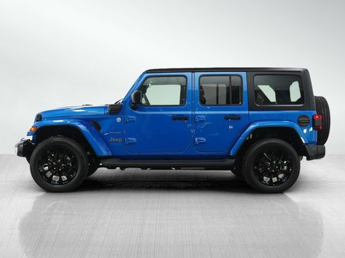Used 2022 Jeep Wrangler Unlimited Sahara w/ Cold Weather Group image 2