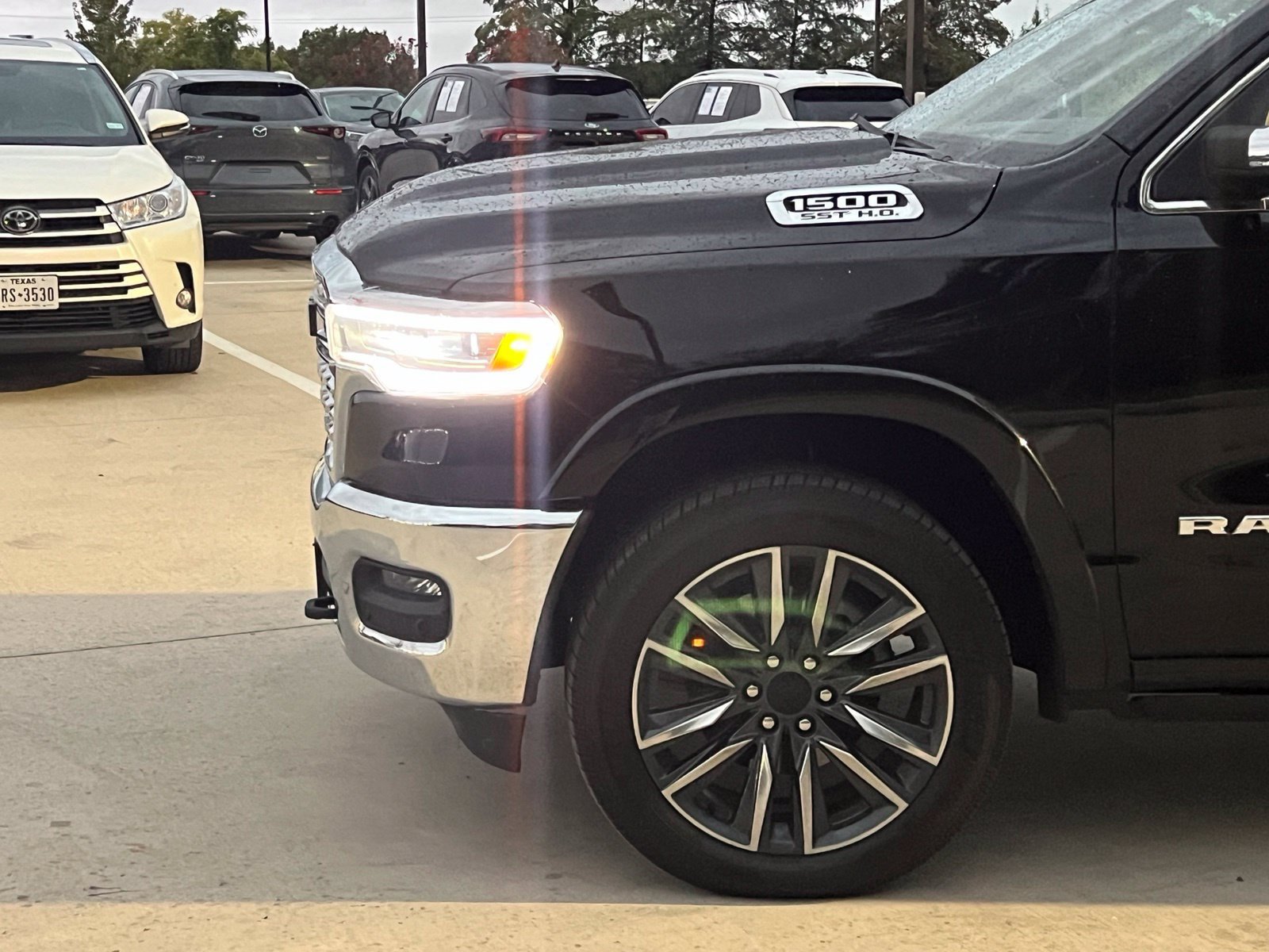 Used 2025 RAM 1500 Limited AWD/4WD image 9
