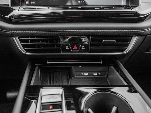 New 2026 Volkswagen Atlas Cross Sport SE image 29