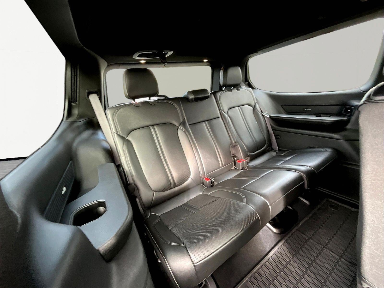 Used 2024 Jeep Wagoneer 4WD image 26