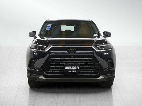 Used 2025 Toyota Grand Highlander AWD image 8