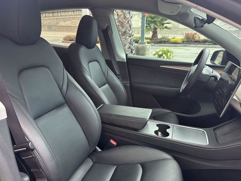 Used 2024 Tesla Model Y Performance image 13