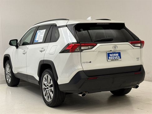 Used 2023 Toyota RAV4 XLE Premium image 7