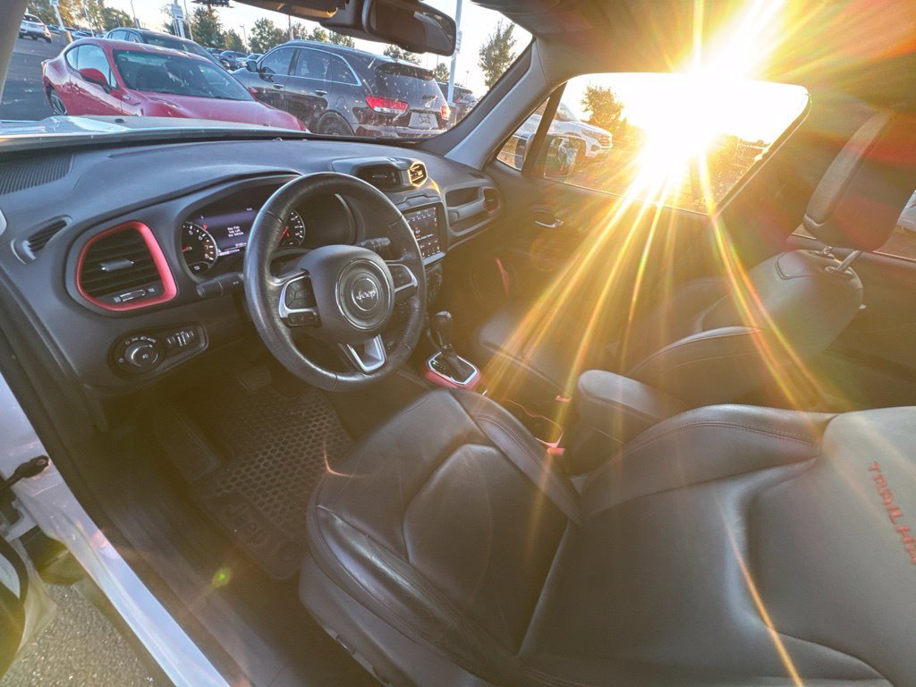 Used 2021 Jeep Renegade Trailhawk AWD/4WD image 31