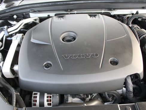 Used 2018 Volvo S90 T6 Momentum w/ Convenience Package AWD/4WD image 29