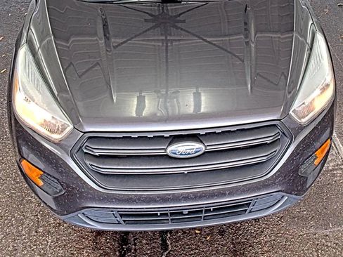 Used 2017 Ford Escape S FWD image 3