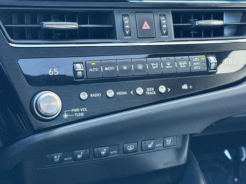 Used 2023 Lexus ES 350 F Sport w/ Accessory Package (Z2) FWD image 27