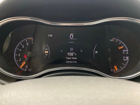 Used 2021 Jeep Grand Cherokee Laredo image 16