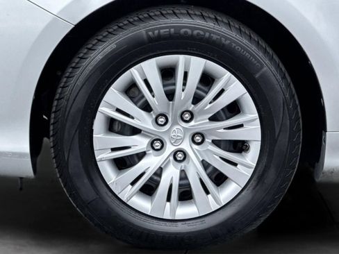 Used 2014 Toyota Camry LE FWD image 24
