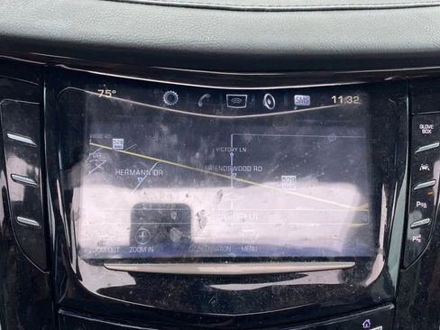 Used 2017 Cadillac Escalade ESV Luxury AWD/4WD image 28