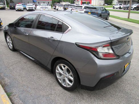 Used 2018 Chevrolet Volt Premier w/ Driver Confidence Package FWD image 11