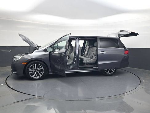 Used 2023 Honda Odyssey Touring image 37