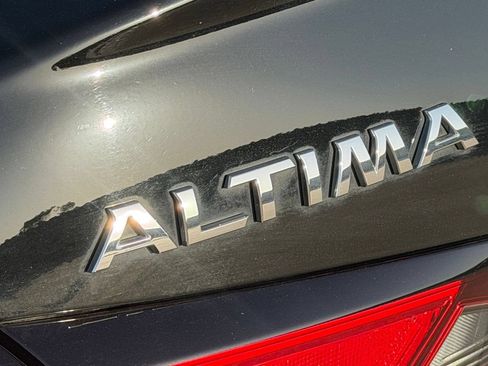 Used 2020 Nissan Altima 2.5 S FWD image 12