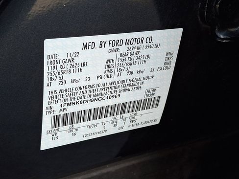 Used 2022 Ford Explorer XLT w/ Equipment Group 202A image 28