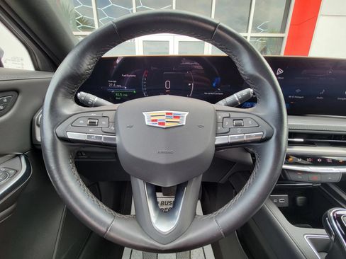 Used 2025 Cadillac XT4 Premium Luxury FWD image 11