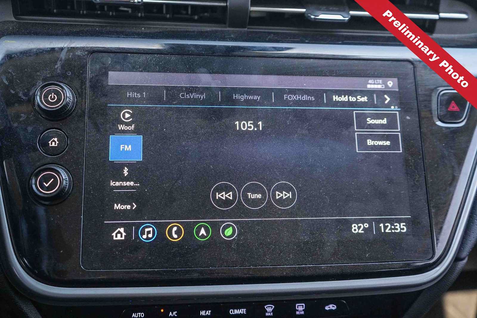 Used 2022 Chevrolet Bolt EUV Premier w/ Sun & Sound Package FWD image 18