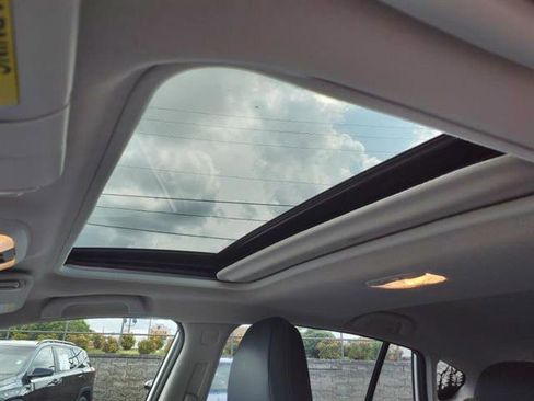 Used 2022 Subaru Crosstrek Hybrid w/ Moonroof Package w/Navigation image 11