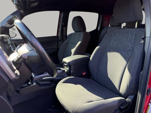 Used 2016 Toyota Tacoma TRD Sport w/ Towing Package image 26