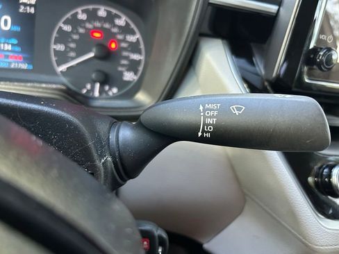 Used 2025 Toyota Corolla Cross L FWD image 20