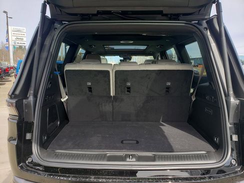 New 2026 Jeep Grand Wagoneer Limited AWD/4WD image 5