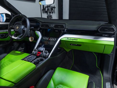 Used 2020 Lamborghini Urus image 30