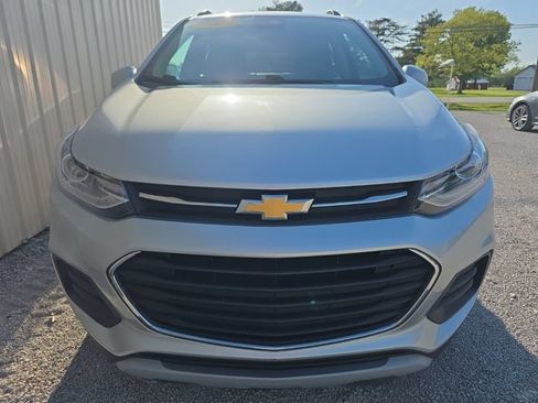 Used 2019 Chevrolet Trax LT w/ LT Convenience Package FWD image 12