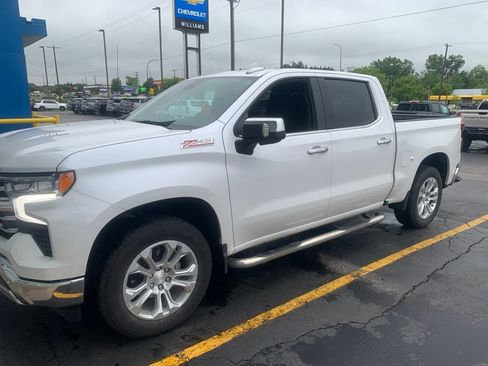 Used 2023 Chevrolet Silverado 1500 LTZ AWD/4WD image 2