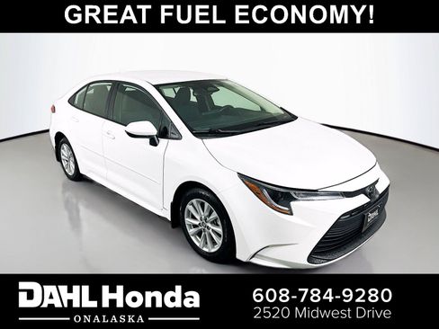 Used 2024 Toyota Corolla LE w/ LE Convenience Package FWD image 1