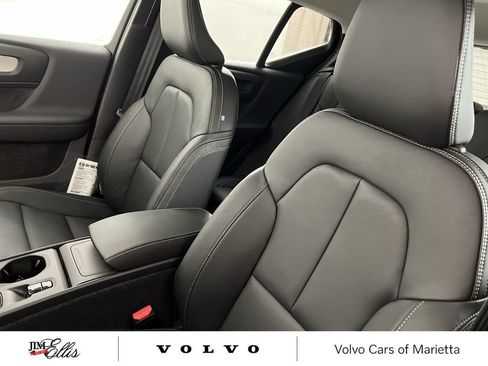 Certified 2026 Volvo XC40 B4 Core FWD image 11