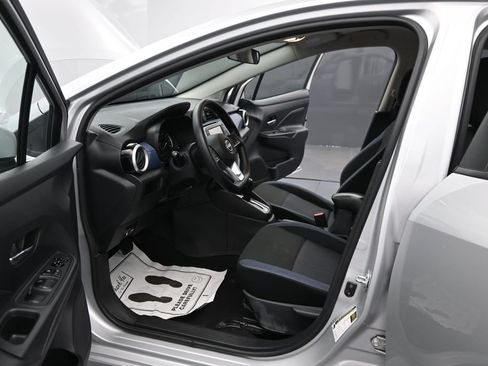 Used 2025 Nissan Versa SV FWD image 12
