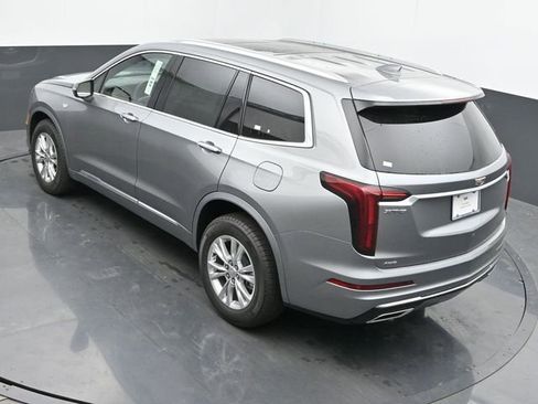 New 2025 Cadillac XT6 Luxury image 35