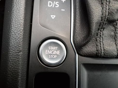 Used 2019 Volkswagen Atlas SE image 25