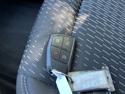 Used 2025 Chevrolet Equinox LT image 18