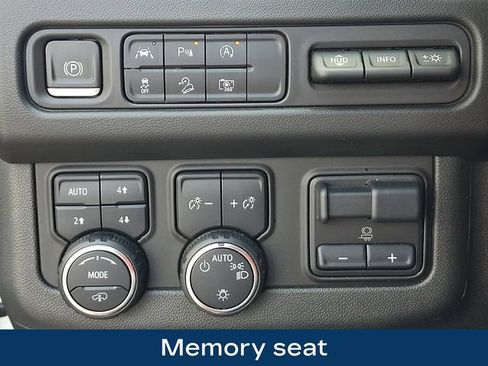 Used 2024 Chevrolet Tahoe High Country AWD/4WD image 9