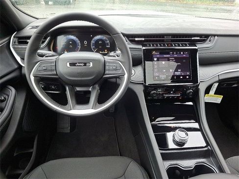 New 2025 Jeep Grand Cherokee Laredo X w/ Luxury Tech Group I image 7