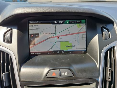 Used 2014 Ford Focus Titanium FWD image 22