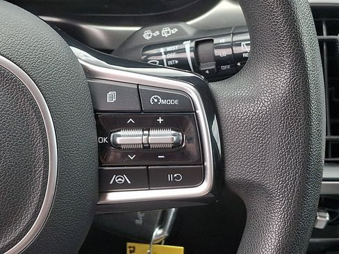 Used 2022 Kia Sorento LX AWD/4WD image 22