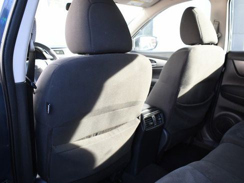 Used 2016 Nissan Rogue SV image 21