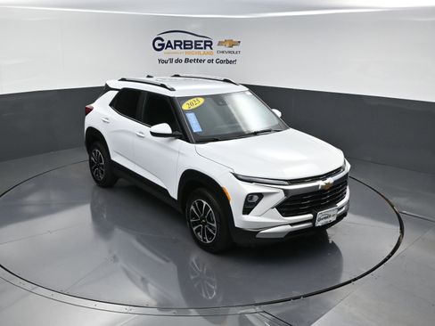 Certified 2025 Chevrolet TrailBlazer LT AWD/4WD image 1