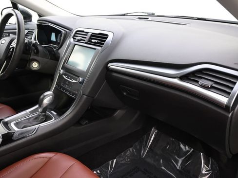 Used 2015 Ford Fusion SE w/ Equipment Group 202A AWD/4WD image 15