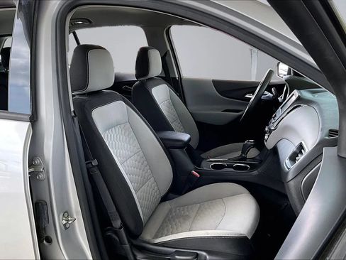 Used 2018 Chevrolet Equinox LS FWD image 25