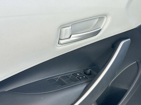 Used 2020 Toyota Corolla SE FWD image 17