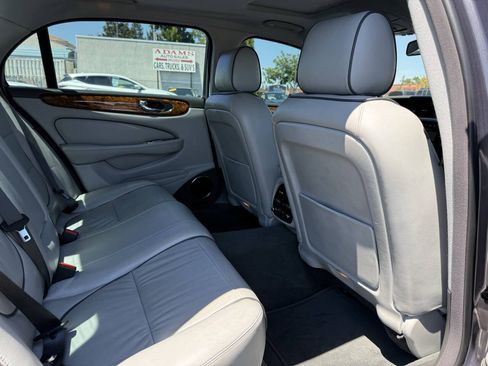 Used 2008 Jaguar XJ8 RWD image 12