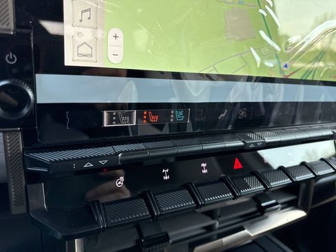 Used 2024 GMC Hummer EV 2X w/ Extreme Off-Road Package image 23