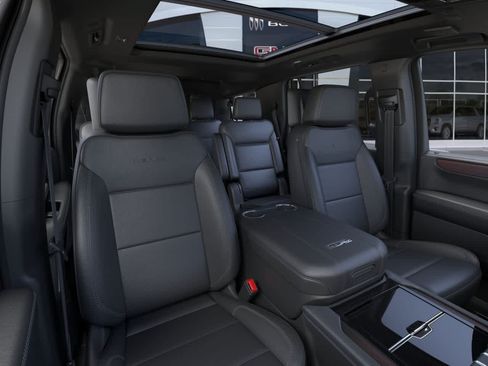 New 2026 GMC Yukon Denali w/ Denali Reserve Package AWD/4WD image 16