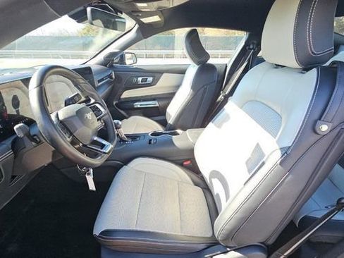 Used 2025 Ford Mustang GT Premium image 3