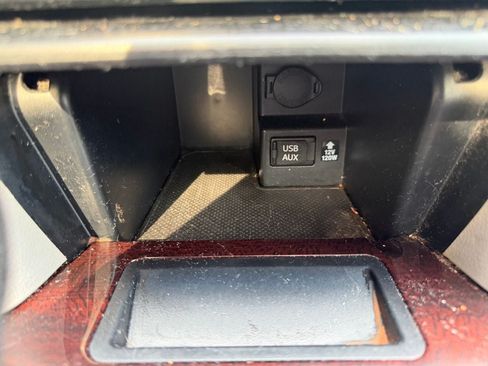 Used 2012 Toyota Camry XLE FWD image 21